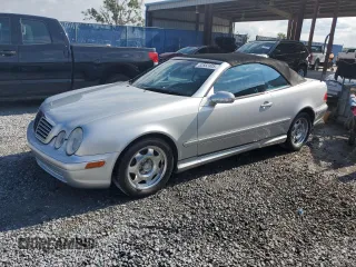 2000 Mercedes-Benz CLK 320/430 z VIN WDBLK70G4YT035047, wystawiony jako Copart lot #52852405 z przebiegiem 141 197 mil mil oraz Szkoda całkowita • Salvage title. Historia ofert i sprzedaży dostępna na DreamBid. Obrazek 1.