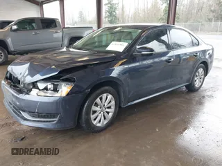 2014 Volkswagen Passat S с VIN 1VWAP7A32EC017712, выставлен на аукционе IAAI как лот 41846586 с пробегом 70 387 миль миль и . История ставок и продаж доступна на DreamBid. Изображение 18.
