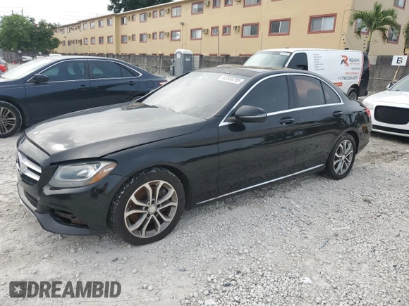 2017 Mercedes-Benz C 300 z VIN 55SWF4JB5HU197727, wystawiony jako Copart lot #62856795 z przebiegiem Nie podano mil oraz Czysty tytuł • Clean title. Historia ofert i sprzedaży dostępna na DreamBid. Obrazek 1.