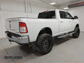 2021 Ram 2500 Big Horn z VIN 3C6UR5DL7MG542214, wystawiony jako Copart lot #52359235 z przebiegiem 119 483 mil mil oraz Tytuł czysty. Historia ofert i sprzedaży dostępna na DreamBid. Obrazek 3.