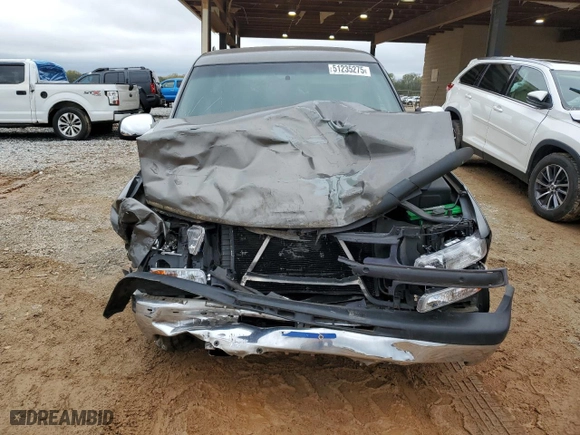 2000 Chevrolet Silverado 1500 LS with VIN 2GCEC19T2Y1352223, listed as a Copart auction lot 51235275 with 176,022 mi miles and Salvage Title. Bid and sale history available at carsss.com. Image 5.