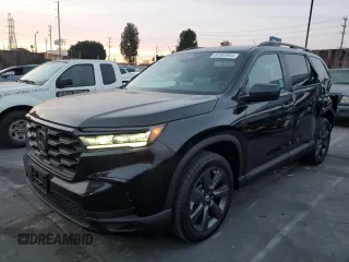 2025 Honda Pilot Sport with VIN 5FNYG2H3XSB011908, listed as a Copart auction lot 84303944 with 2,834 mi miles and Salvage Title. Bid and sale history available at carsss.com. Image 1.