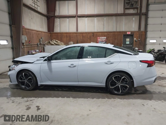 2025 Nissan Altima SR with VIN 1N4BL4CV8SN336988, listed as a IAAI auction lot 41807447 with 5,263 mi miles and . Bid and sale history available at DreamBid. Image 13.