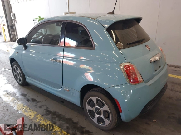 2017 FIAT 500e with VIN 3C3CFFGE7HT546071, listed as a IAAI auction lot 40858363 with 37,454 mi miles. Bid and sale history available at carsss.com. Image 3.