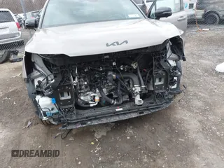 2025 Kia Sorento X-Line SX Prestige z VIN 5XYRKDJF9SG329417, wystawiony jako IAAI lot #41860763 z przebiegiem 1 753 mil mil oraz . Historia ofert i sprzedaży dostępna na DreamBid. Obrazek 6.