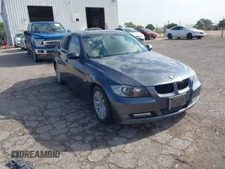 2006 BMW 3 Series 325i z VIN WBAVB13546PT26281, wystawiony jako IAAI lot #42443724 z przebiegiem 55 310 mil mil oraz . Historia ofert i sprzedaży dostępna na DreamBid. Obrazek 1.