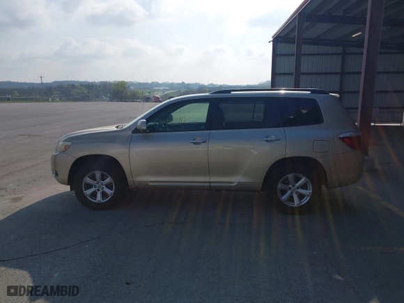 2008 Toyota Highlander with VIN JTEES41A482068313, listed as a IAAI auction lot 41973917 with 262,396 mi miles. Bid and sale history available at carsss.com. Image 14.