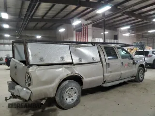 2008 Ford F-250 XL with VIN 1FTSW20528ED44586, listed as a Copart auction lot 83559544 with 325,052 mi miles and Salvage title. Bid and sale history available at DreamBid. Image 3.