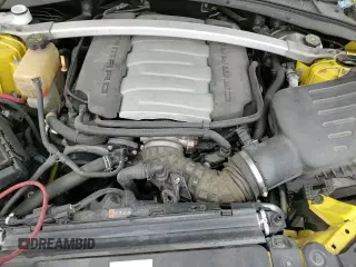 2017 Chevrolet Camaro 1SS z VIN 1G1FF3D77H0170765, wystawiony jako Copart lot #55171135 z przebiegiem 82 908 mil mil oraz Szkoda całkowita • Salvage title. Historia ofert i sprzedaży dostępna na DreamBid. Obrazek 13.