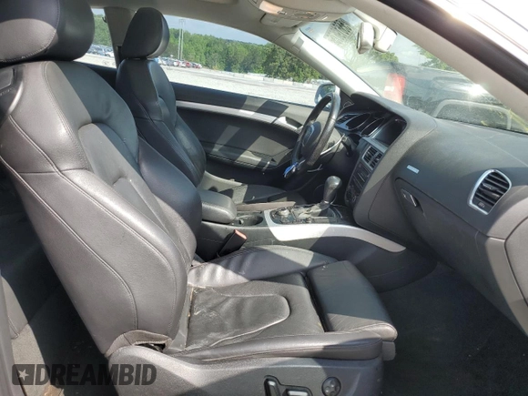 2012 Audi A5 Premium Plus z VIN WAULFAFR2CA042043, wystawiony jako Copart lot #55619675 z przebiegiem 182 487 mil mil oraz Szkoda całkowita • Salvage title. Historia ofert i sprzedaży dostępna na DreamBid. Obrazek 10.
