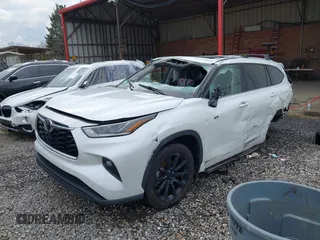 2022 Toyota Highlander Limited z VIN 5TDDZRBH9NS570565, wystawiony jako IAAI lot #41863992 z przebiegiem 41 974 mil mil oraz . Historia ofert i sprzedaży dostępna na DreamBid. Obrazek 2.