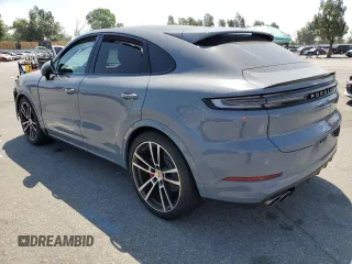 2024 Porsche Cayenne S z VIN WP1BL2AY8RDA60242, wystawiony jako Copart lot #63040024 z przebiegiem Nie podano mil oraz Szkoda całkowita • Salvage title. Historia ofert i sprzedaży dostępna na DreamBid. Obrazek 2.