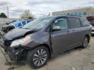 2018 Toyota Sienna XLE с VIN 5TDDZ3DC7JS193517, выставлен на аукционе Copart как лот 53565945 с пробегом 111 498 миль миль и Списание • Salvage title. История ставок и продаж доступна на DreamBid. Изображение 1.