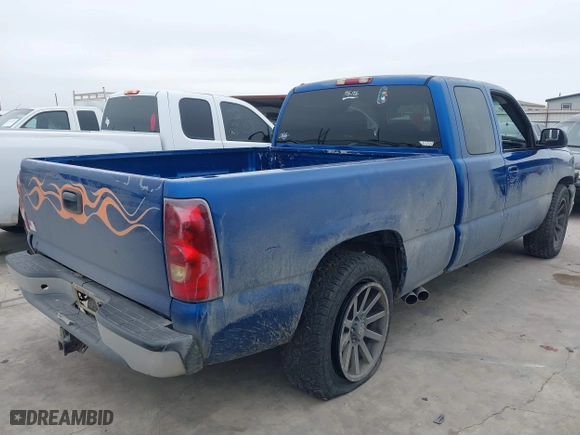 2003 Chevrolet Silverado 1500 LS with VIN 2GCEC19T031299689, listed as a IAAI auction lot 41575142 with 117,830 mi miles. Bid and sale history available at carsss.com. Image 4.