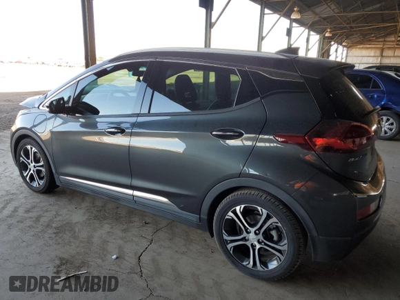 2018 Chevrolet Bolt EV Premier z VIN 1G1FX6S03J4114826, wystawiony jako Copart lot #57649515 z przebiegiem 136 670 mil mil oraz Szkoda całkowita • Salvage title. Historia ofert i sprzedaży dostępna na DreamBid. Obrazek 2.