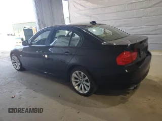2011 BMW 3 Series 328i xDrive z VIN WBAPK5C55BF123867, wystawiony jako Copart lot #54008675 z przebiegiem 136 222 mil mil oraz Szkoda całkowita • Salvage title. Historia ofert i sprzedaży dostępna na DreamBid. Obrazek 2.