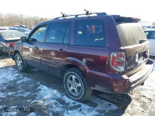 2007 Honda Pilot EX-L with VIN 5FNYF18757B021138, listed as a IAAI auction lot 41246585 with 179,974 mi miles. Bid and sale history available at carsss.com. Image 3.
