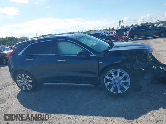 2020 Cadillac XT4 FWD Premium Luxury with VIN 1GYFZCR40LF085229, listed as a IAAI auction lot 41688726 with 19,739 mi miles. Bid and sale history available at carsss.com. Image 13.