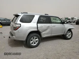 2021 Toyota 4Runner SR5 with VIN JTEEU5JR7M5238789, listed as a Copart auction lot 56677715 with 105,390 mi miles and Salvage title. Bid and sale history available at DreamBid. Image 3.
