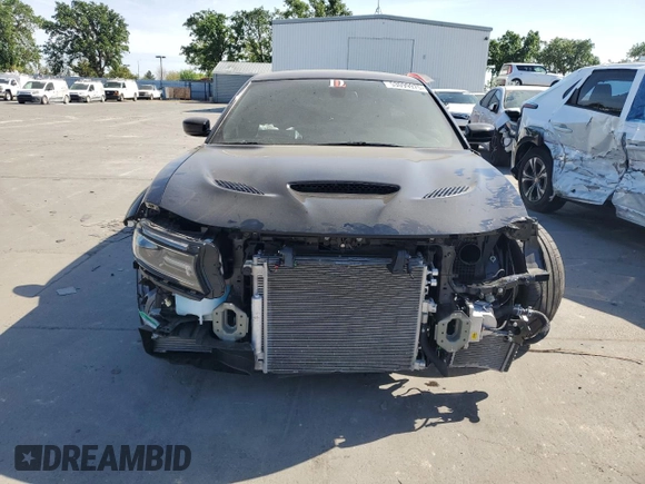 2020 Dodge Charger SRT Hellcat z VIN 2C3CDXL90LH243946, wystawiony jako Copart lot #53099975 z przebiegiem 9 297 mil mil oraz Szkoda całkowita • Salvage title. Historia ofert i sprzedaży dostępna na DreamBid. Obrazek 5.