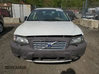 2001 Volvo V70 with VIN YV1SZ58D611040902, listed as a Copart auction lot 53650935 with 0 mi miles and Salvage Title. Bid and sale history available at carsss.com. Image 5.