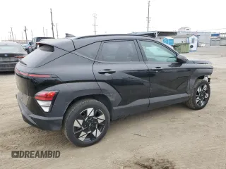 2024 Hyundai Kona SEL z VIN KM8HBCAB9RU159499, wystawiony jako Copart lot #60731815 z przebiegiem 26 835 mil mil oraz Szkoda całkowita • Salvage title. Historia ofert i sprzedaży dostępna na DreamBid. Obrazek 3.