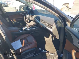 2018 Audi Q7 Premium z VIN WA1AHAF79JD018461, wystawiony jako IAAI lot #41880373 z przebiegiem 107 346 mil mil oraz . Historia ofert i sprzedaży dostępna na DreamBid. Obrazek 5.