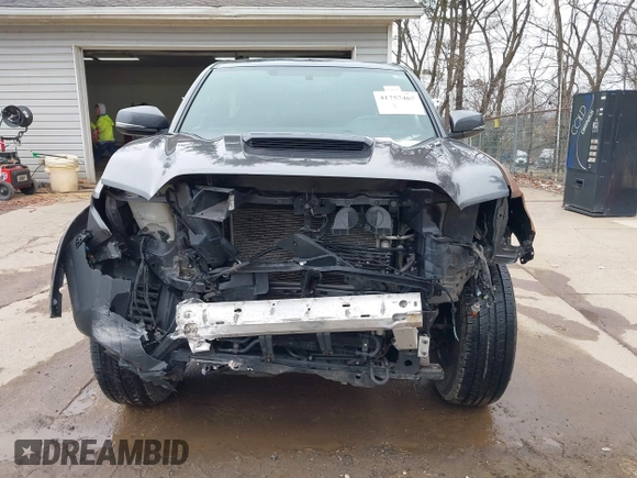 2017 Toyota Tacoma SR5 with VIN 3TMCZ5AN3HM113332, listed as a IAAI auction lot 41757467 with 199,846 mi miles. Bid and sale history available at carsss.com. Image 13.