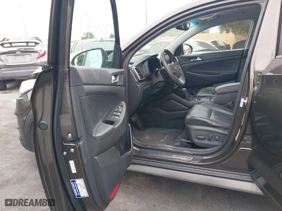 2020 Hyundai Tucson Sport with VIN KM8J33AL1LU128648, listed as a IAAI auction lot 41476040 with 66,526 mi miles. Bid and sale history available at carsss.com. Image 5.