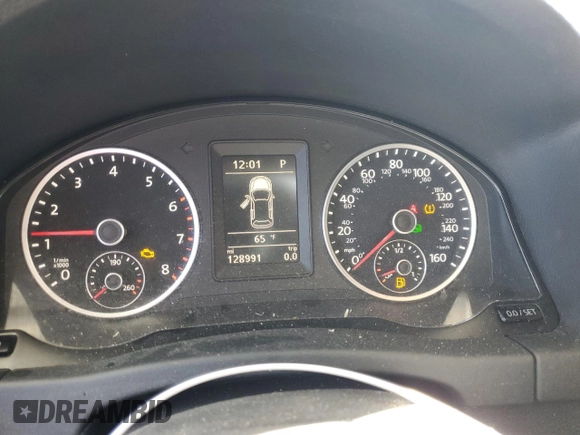 2017 Volkswagen Tiguan S with VIN WVGAV7AX3HK002668, listed as a Copart auction lot 55182385 with 128,991 mi miles and Clean Title. Bid and sale history available at DreamBid. Image 9.