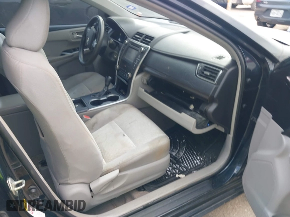 2017 Toyota Camry XLE z VIN 4T1BF1FK4HU441880, wystawiony jako IAAI lot #41747028 z przebiegiem 216 455 mil mil oraz . Historia ofert i sprzedaży dostępna na DreamBid. Obrazek 5.