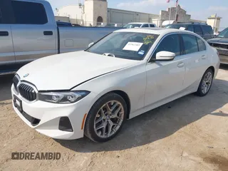 2025 BMW 3 Series 330i with VIN 3MW69CW03S8E96913, listed as a IAAI auction lot 41962302 with 13,154 mi miles and . Bid and sale history available at carsss.com. Image 17.