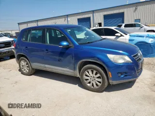 2010 Volkswagen Tiguan Wolfsburg Edition z VIN WVGAV7AXXAW004058, wystawiony jako Copart lot #50976575 z przebiegiem 83 620 mil mil oraz Szkoda całkowita • Salvage title. Historia ofert i sprzedaży dostępna na DreamBid. Obrazek 4.