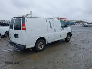 2007 Chevrolet Express Cargo Van with VIN 1GCGG25V271190835, listed as a IAAI auction lot 41763212 with 478,196 mi miles. Bid and sale history available at carsss.com. Image 4.