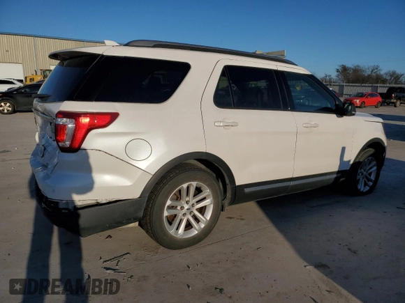 2017 Ford Explorer XLT with VIN 1FM5K7D86HGC65626, listed as a Copart auction lot 46083775 with 118,455 mi miles and Salvage Title. Bid and sale history available at carsss.com. Image 3.