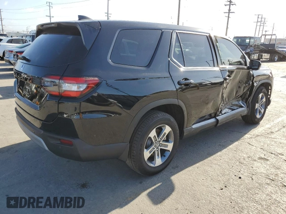 2025 Honda Pilot EX-L z VIN 5FNYG1H4XSB104401, wystawiony jako Copart lot #56923785 z przebiegiem 1 241 mil mil oraz Szkoda całkowita • Salvage title. Historia ofert i sprzedaży dostępna na DreamBid. Obrazek 3.