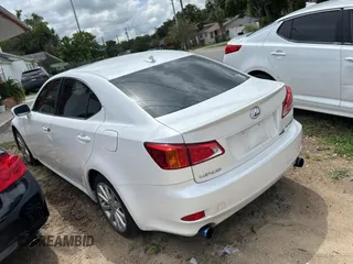 2010 Lexus IS 250 z VIN JTHCF5C2XA2032903, wystawiony jako Copart lot #63826195 z przebiegiem 197 155 mil mil oraz Szkoda całkowita • Salvage title. Historia ofert i sprzedaży dostępna na DreamBid. Obrazek 3.