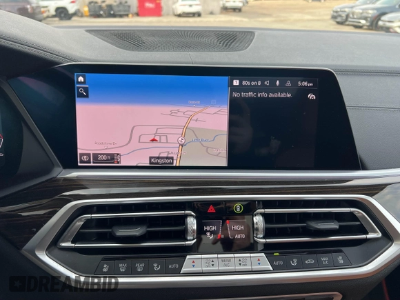 2020 BMW X7 xDrive40i z VIN 5UXCW2C05L9B60363, wystawiony jako IAAI lot #41808059 z przebiegiem 89 893 mil mil oraz . Historia ofert i sprzedaży dostępna na DreamBid. Obrazek 6.