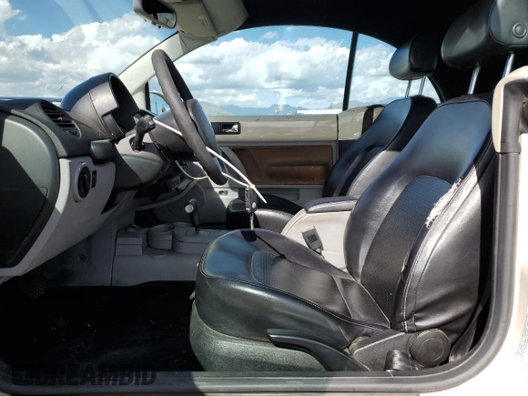 2004 Volkswagen Beetle with VIN 3VWCM21YX4M303885, listed as a Copart auction lot 51680475 with 149,899 mi miles and Clean Title. Bid and sale history available at DreamBid. Image 7.