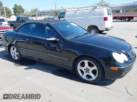 2004 Mercedes-Benz CLK 500 z VIN WDBTK75G14T013879, wystawiony jako IAAI lot #41964787 z przebiegiem 114 444 mil mil oraz . Historia ofert i sprzedaży dostępna na DreamBid. Obrazek 1.