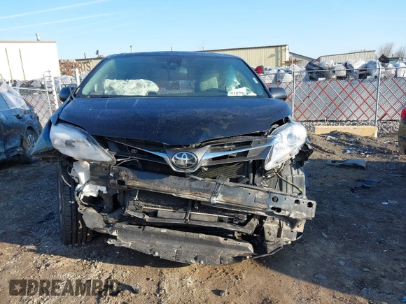 2018 Toyota Sienna XLE with VIN 5TDDZ3DC9JS207367, listed as a IAAI auction lot 41877615 with 104,500 mi miles. Bid and sale history available at carsss.com. Image 12.