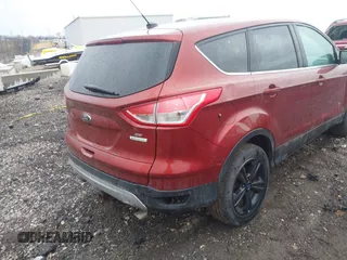 2015 Ford Escape SE with VIN 1FMCU0GXXFUA60756, listed as a IAAI auction lot 41709026 with 161,924 mi miles. Bid and sale history available at carsss.com. Image 4.