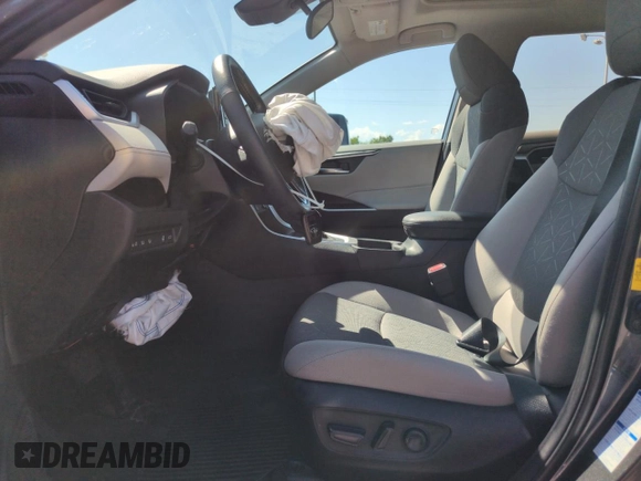 2022 Toyota RAV4 XLE with VIN 2T3P1RFV6NC280031, listed as a Copart auction lot 61268205 with 8,348 mi miles and Salvage title. Bid and sale history available at DreamBid. Image 7.