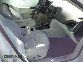 2019 Jeep Cherokee Limited with VIN 1C4PJLDB4KD172228, listed as a IAAI auction lot 41836761 with 153,382 mi miles. Bid and sale history available at carsss.com. Image 5.