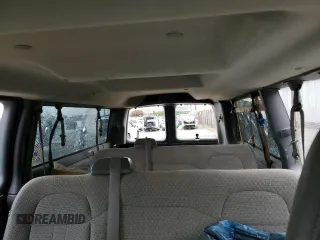 2017 Chevrolet Express Passenger LT z VIN 1GAZGPFG1H1180376, wystawiony jako Copart lot #54597385 z przebiegiem Nie podano mil oraz Szkody całkowita. Historia ofert i sprzedaży dostępna na DreamBid. Obrazek 10.