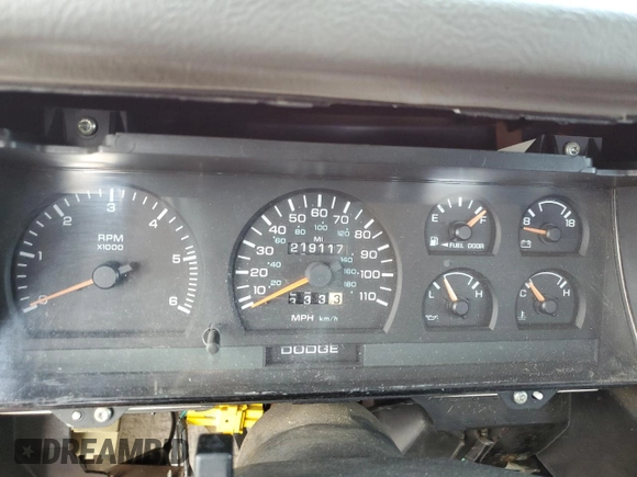 1995 Dodge Dakota z VIN 1B7GG23XXSS377120, wystawiony jako Copart lot #44940945 z przebiegiem 219 117 mil mil oraz Szkoda całkowita • Salvage title. Historia ofert i sprzedaży dostępna na DreamBid. Obrazek 9.