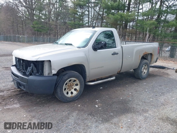 2009 Chevrolet Silverado 1500 LT w/1LT with VIN 1GCEC14009Z188511, listed as a IAAI auction lot 41949101 with 489,749 mi miles. Bid and sale history available at carsss.com. Image 2.