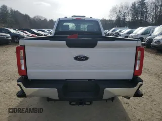 2024 Ford F-250 XL z VIN 1FTBF2BAXREC45252, wystawiony jako Copart lot #84603424 z przebiegiem 467 mil mil oraz Szkoda całkowita • Salvage title. Historia ofert i sprzedaży dostępna na DreamBid. Obrazek 6.
