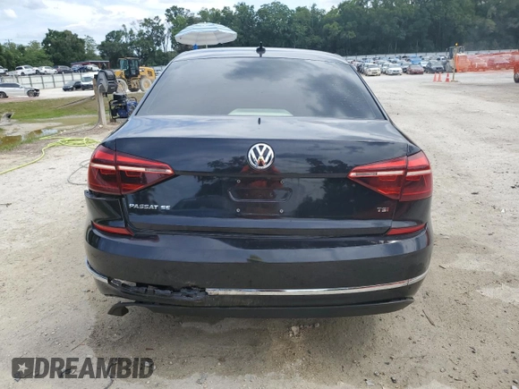 2017 Volkswagen Passat SE z VIN 1VWBT7A39HC030560, wystawiony jako Copart lot #55443585 z przebiegiem 125 397 mil mil oraz Szkoda całkowita • Salvage title. Historia ofert i sprzedaży dostępna na DreamBid. Obrazek 6.