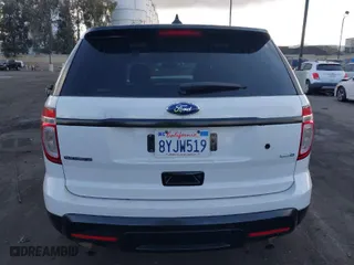 2013 Ford Utility Police Interceptor with VIN 1FM5K8AR6DGC06895, listed as a IAAI auction lot 40842261 with 156,107 mi miles. Bid and sale history available at carsss.com. Image 16.